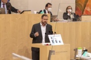 Nationalratsabgeordneter Christian Hafenecker (FPÖ) am Wort