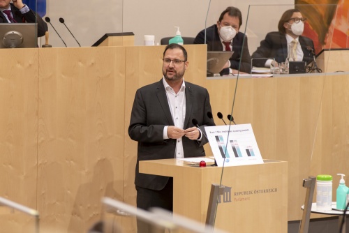 Nationalratsabgeordneter Christian Hafenecker (FPÖ) am Wort