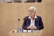 Am Rednerpult Bundesrätin Marlies Steiner-Wieser (FPÖ)