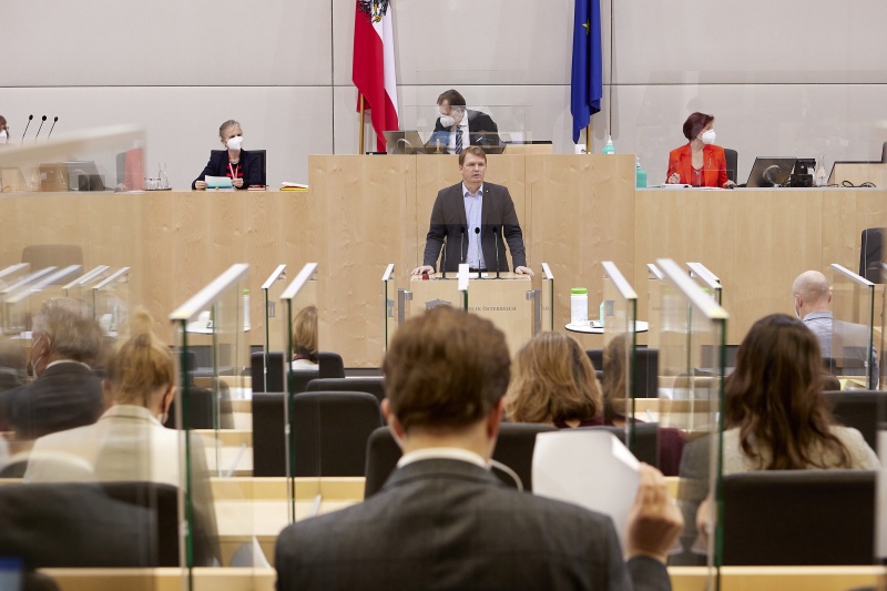 Am Rednerpult Bundesrat Bernhard Hirczy (ÖVP)