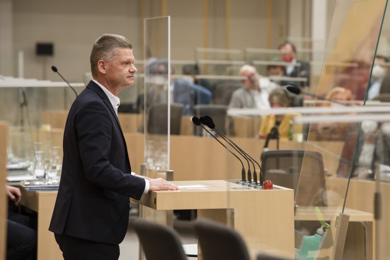 Am Rednerpult: Nationalratsabgeordneter Andreas Hanger (ÖVP)