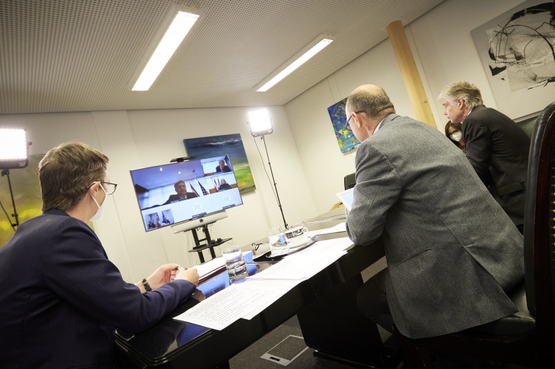 Von links: Nationalratspräsident Wolfgang Sobotka (ÖVP), Parlamentsdirektor Harald Dossi