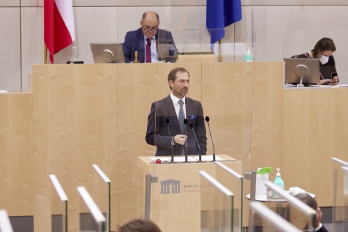 Am Rednerpult Nationalratsabgeordneter Christian Ragger (FPÖ)