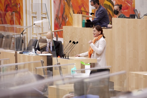 Am Rednerpult Nationalratsabgeordnete Bettina Zopf (ÖVP)