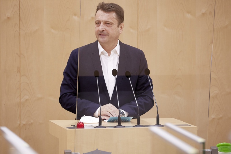 Am Rednerpult Nationalratsabgeordneter Klaus Fürlinger (ÖVP)