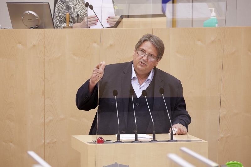 Am Rednerpult Nationalratsabgeordneter Josef Muchitsch (SPÖ)