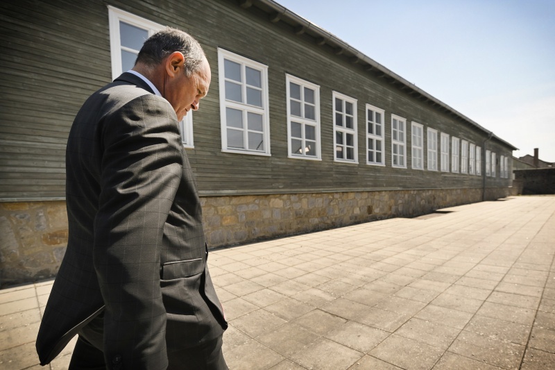 Nationalratspräsident Wolfgang Sobotka (ÖVP) bei Besichtigung der Gedenkstätte