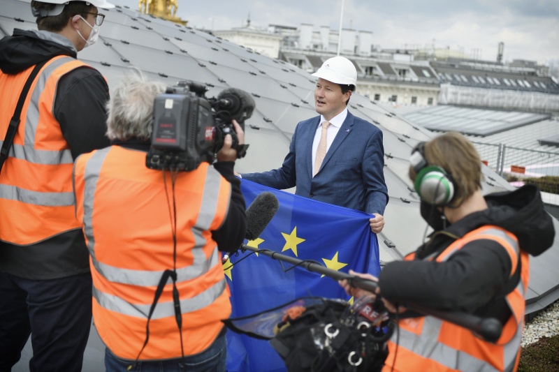 Vertreter der Europäischen Kommission Martin Selmayr beim Interview