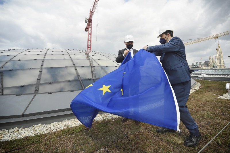 Von links: Gespräch mit Nationalratspräsident Wolfgang Sobotka (ÖVP), Vertreter der Europäischen Kommission Martin Selmayr