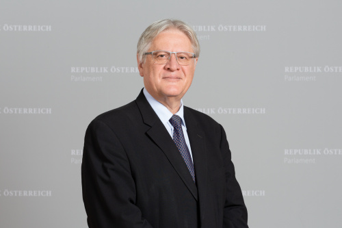 Stefan Schennach