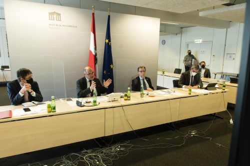 Von links: Außenpolitischer Berater Andreas Lins,Nationalratspräsident Wolfgang Sobotka (ÖVP), Bundesratspräsident Christian Buchmann (ÖVP)