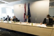 Bildmitte von rechts: Bundesratspräsident Christian Buchmann (ÖVP), Nationalratspräsident Wolfgang Sobotka (ÖVP)