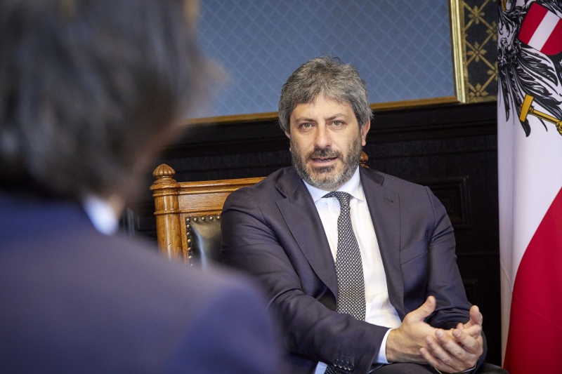 Doppelinterview mit MedienvertreterInnen aus Österreich. Präsident der Italienischen Abgeordnetenkammer Roberto Fico