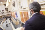 Präsident der Italienischen Abgeordnetenkammer Roberto Fico nimmt an einer Sitzung des Nationalrates teil