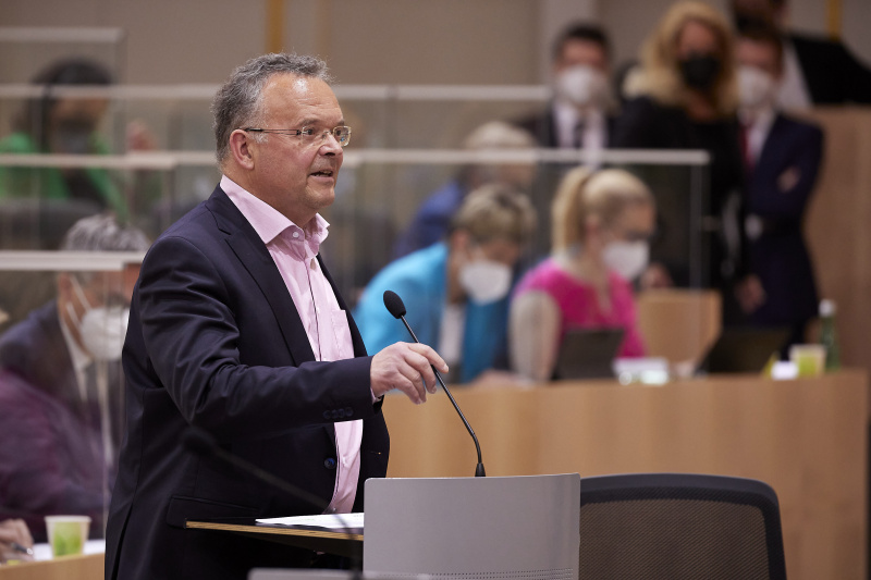 Frage - Nationalratsabgeordneter Gerald Hauser (FPÖ)