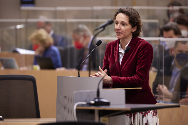 Frage - Nationalratsabgeordnete Martina Künsberg Sarre (NEOS)