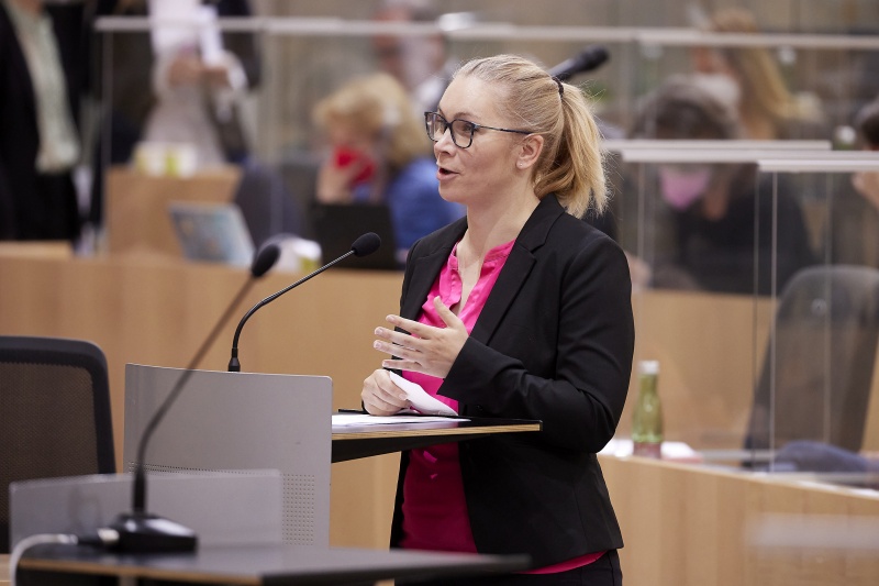 Fragestunde, Frage gestellt von Nationalratsabgeordnete Eva-Maria Himmelbauer (ÖVP)