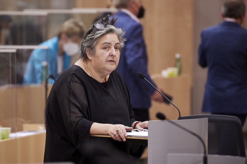 Fragestunde, Frage gestellt von Nationalratsabgeordnete Eva Blimlinger (GRÜNE)