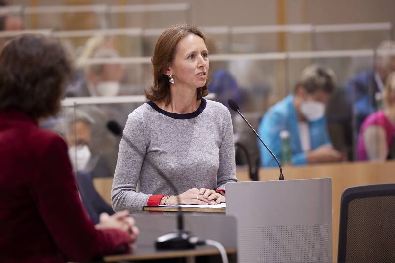 Fragestunde, Frage gestellt von Nationalratsabgeordnete Maria Theresia Niss (ÖVP)