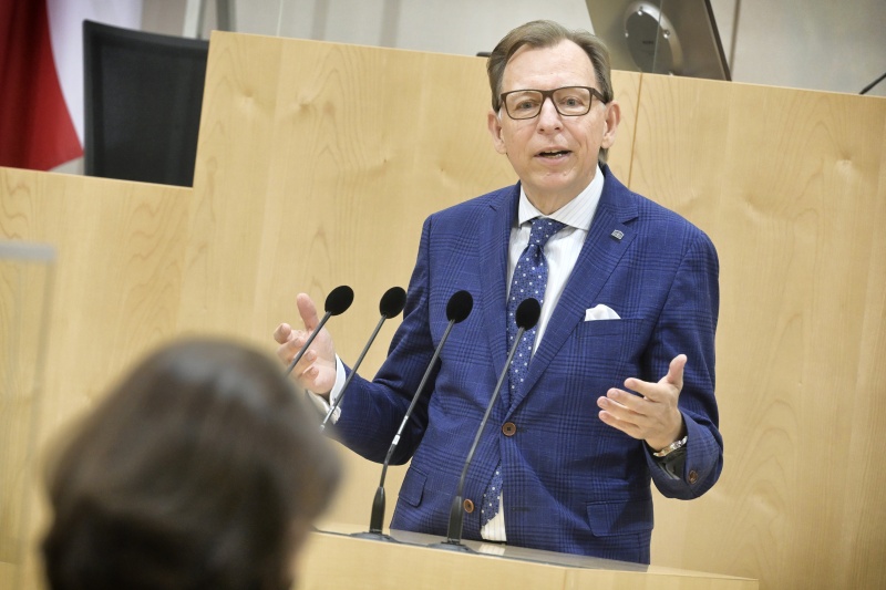 Begrüßungsworte durch Bundesratspräsident Christian Buchmann (ÖVP)