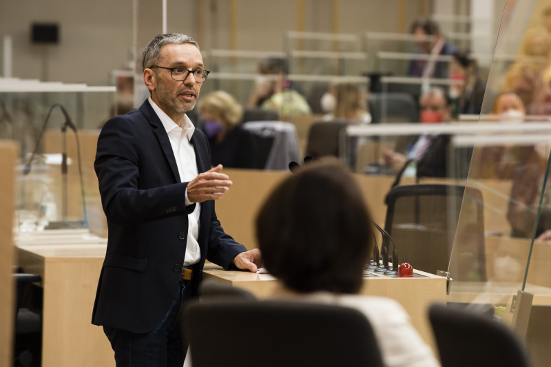 Am Rednerpult: Nationalratsabgeordneter Herbert Kickl (FPÖ)