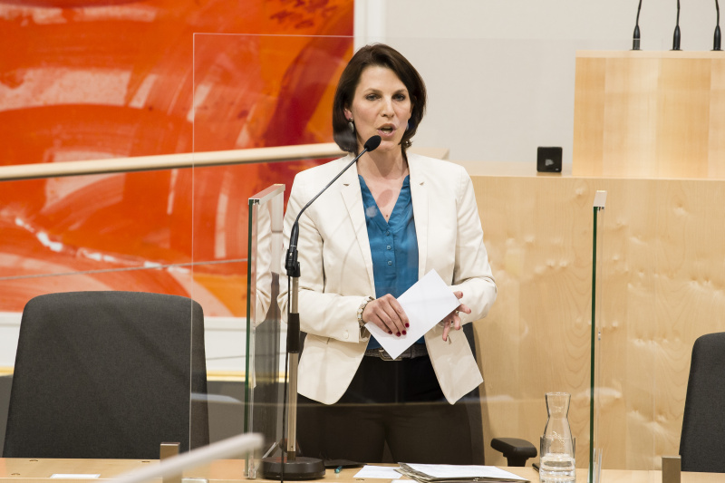Auf der Regierungsbank: Europaministerin Karoline Edtstadler (ÖVP)