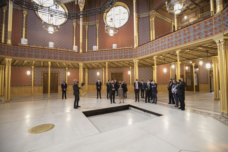 Führung durch die restaurierte Synagoge in der Rumbach Sebestyén Straße