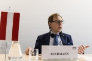 Bundesratspräsident Christian Buchmann (ÖVP) bei seiner Rede zu den Regierungsvertretern