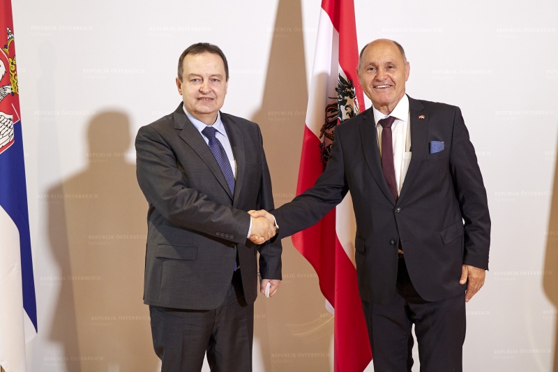 Von rechts: Nationalratspräsident Wolfgang Sobotka (ÖVP), Serbische Parlamentspräsident Ivica Dačić