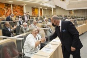 Nationalratspräsident Wolfgang Sobotka (ÖVP) begrüßt Bundesrätin a.D. Klara Neurauter
