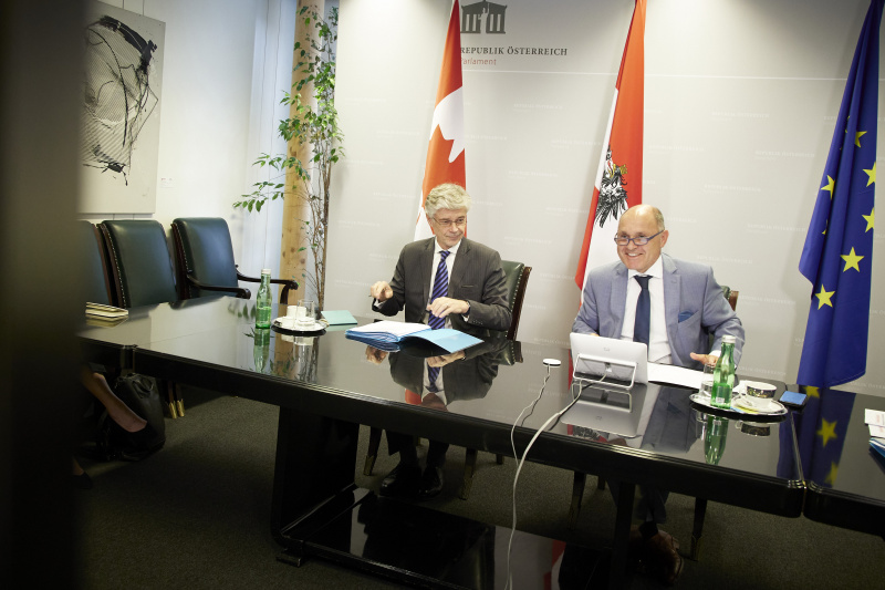 Von rechts: Nationalratspräsident Wolfgang Sobotka (ÖVP), Parlamentsdirektor Harald Dossi