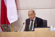 Eröffnung der Sitzung durch Nationalratspräsident Wolfgang Sobotka (ÖVP)