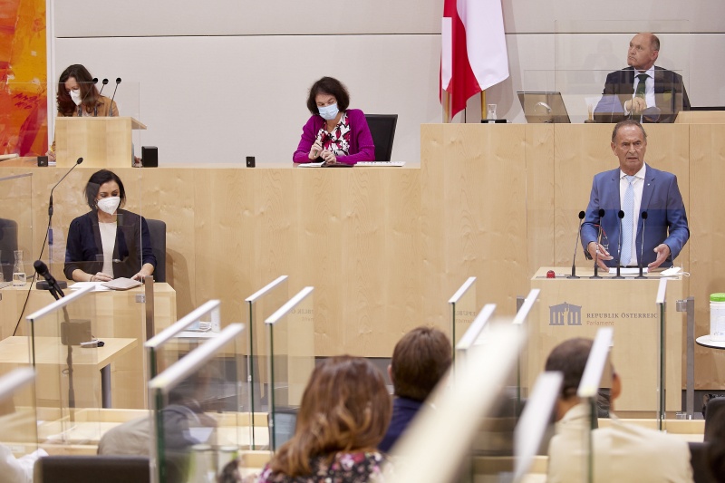 Am Rednerpult Nationalratsabgeordneter Gabriel Obernosterer (ÖVP)