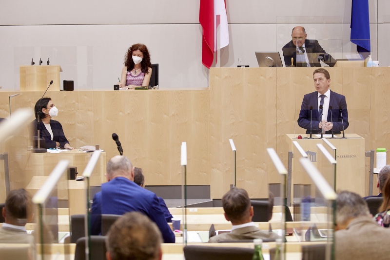 Am Rednerpult Nationalratsabgeordneter Erwin Angerer (FPÖ)