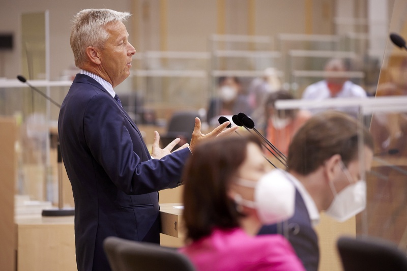 Am Rednerpult Nationalratsabgeordneter Reinhold Lopatka (ÖVP)