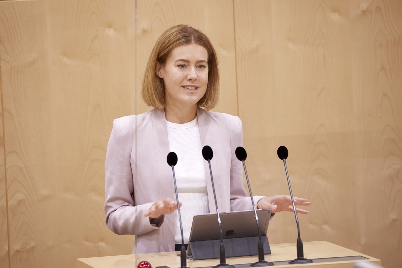 Am Rednerpult Abgeordnete zum EU-Parlament Claudia Gamon (NEOS)