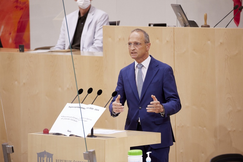 Am Rednerpult Nationalratsabgeordneter Wolfgang Gerstl (ÖVP)