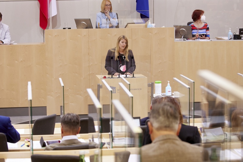 Am Rednerpult Nationalratsabgeordnete Katharina Kucharowitz (SPÖ)