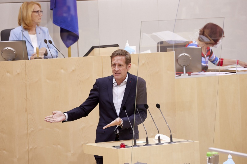 Am Rednerpult Nationalratsabgeordneter Kai Jan Krainer (SPÖ)