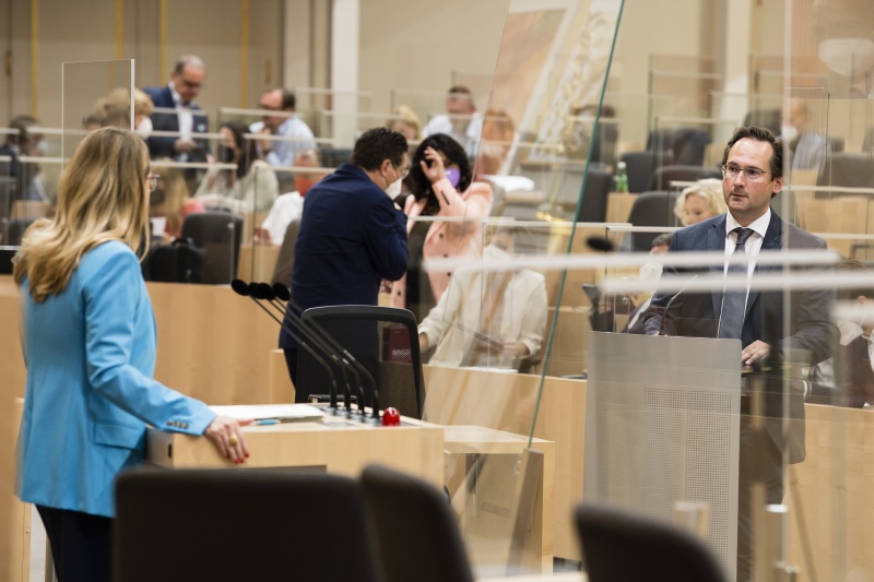 Aktuelle Fragestunde. Am Rednerpult: Nationalratsabgeordneter Andreas Minnich (ÖVP)