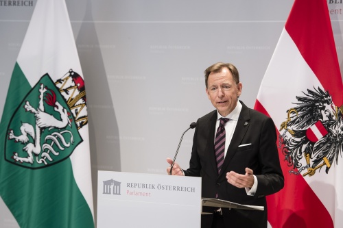 Am Rednerpult: Bundesratspräsident Christian Buchmann (ÖVP)