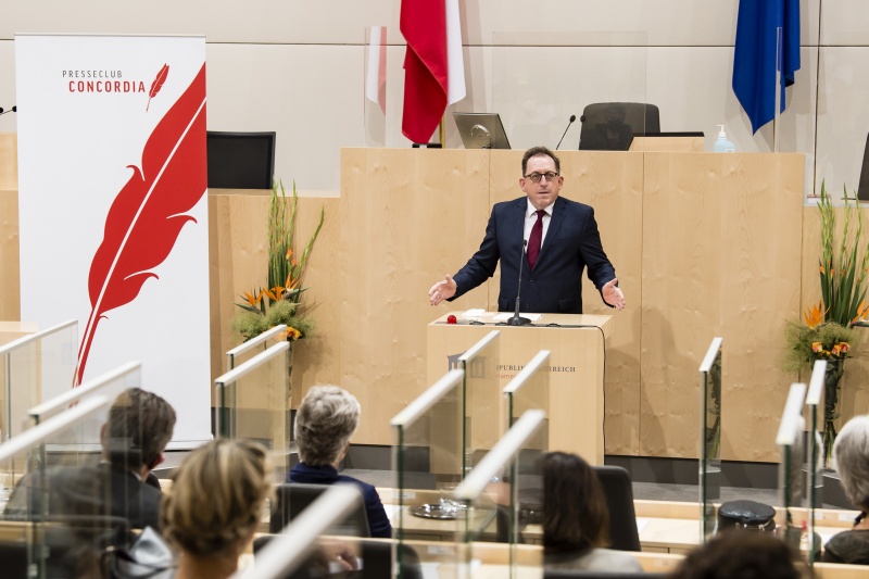 Am Rednerpult: Präsident des Presseclub Concordia Andreas Koller