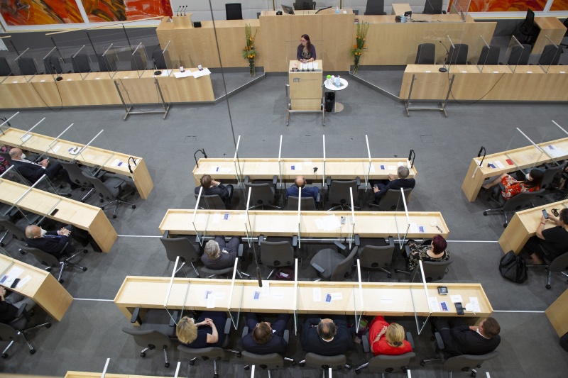 Begrüßung durch die Gereralsekretärin des Nationalfonds Hannah Lessing. Blick Richtung VeranstaltungsteilnehmerInnen