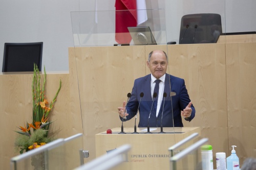 Am Rednerpult: Laudatio durch Nationalratspräsident Wolfgang Sobotka (ÖVP)