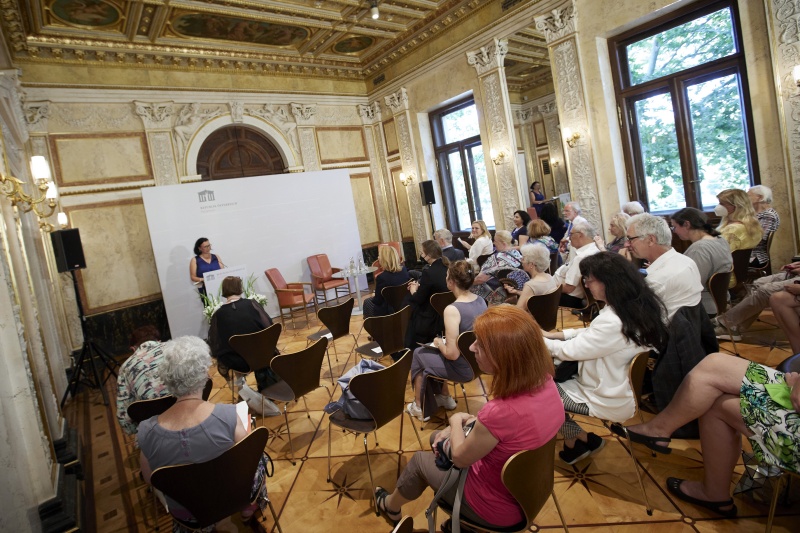 Moderation durch Petra Stuiber Journalistin und Autorin