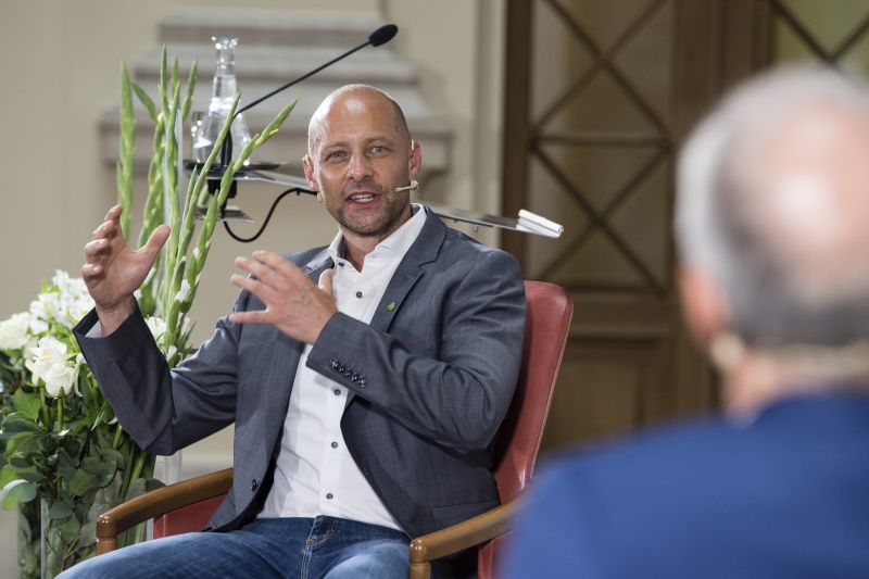 Am Podium: Hannes Royer