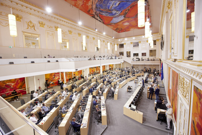 Blick Richtung SitzungsteilnehmerInnen