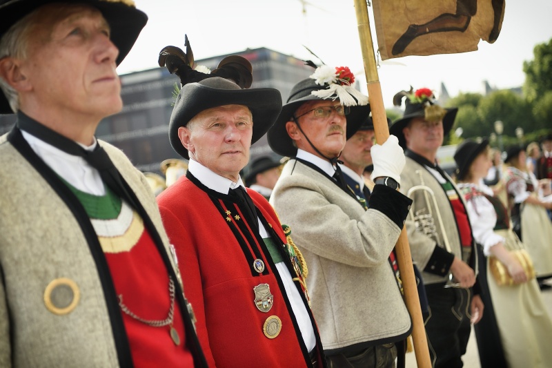 Landesüblicher Empfang auf dem Heldenplatz
