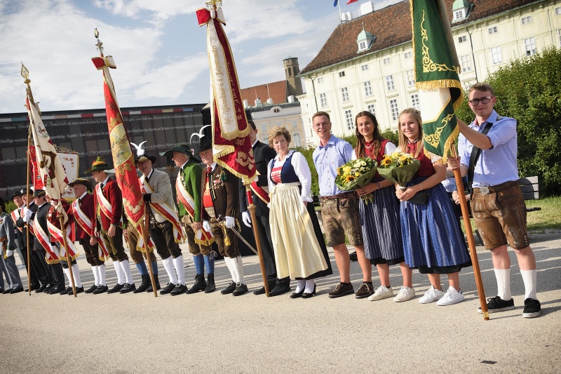 Landesüblicher Empfang auf dem Heldenplatz