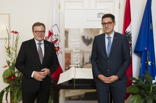 Von links: Landeshauptmann Günther Platter (ÖVP), Bundesratspräsident Peter Raggl (ÖVP)